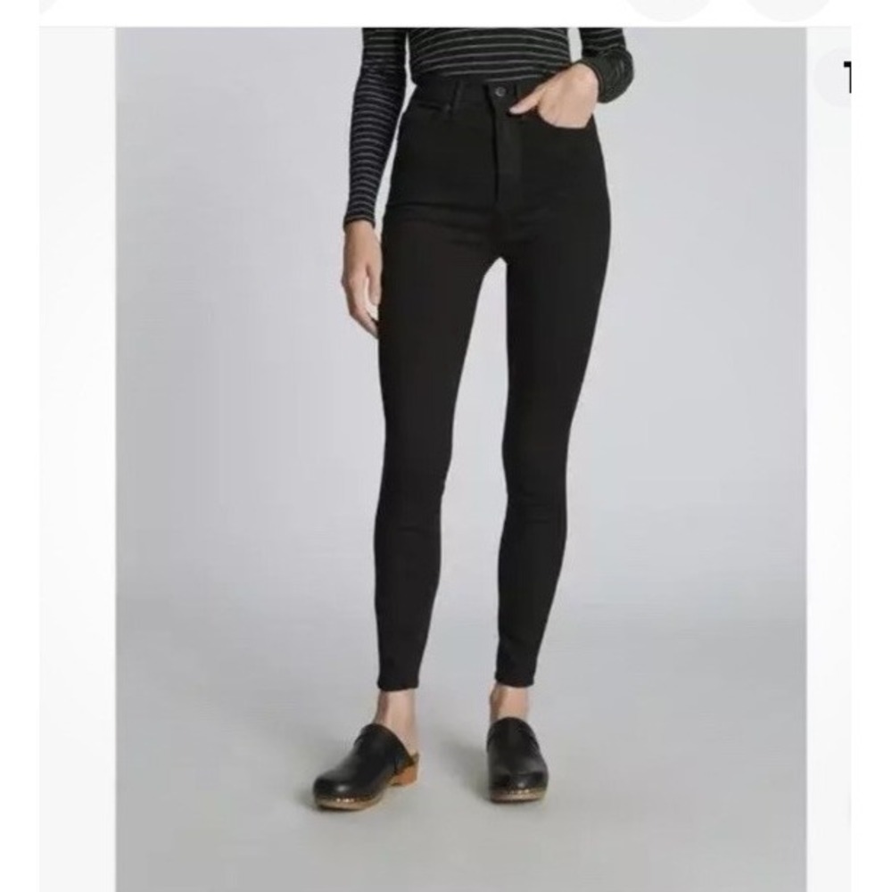 NWT EVERLANE The Feel-Good Jean in BLACK Size 28 CROP
